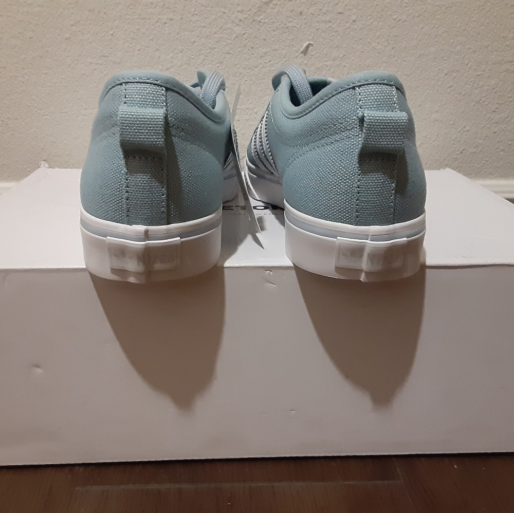 Adidas - Picture 2 of 4